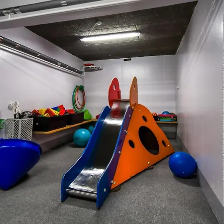Nyrenoveret, Dejlig Pa 1 Sal I Med Delvis Udsigt Til Limfjorden Sj584 Apartment