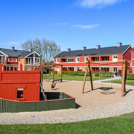 Nyrenoveret, Dejlig Pa 1 Sal I Med Delvis Udsigt Til Limfjorden Sj584