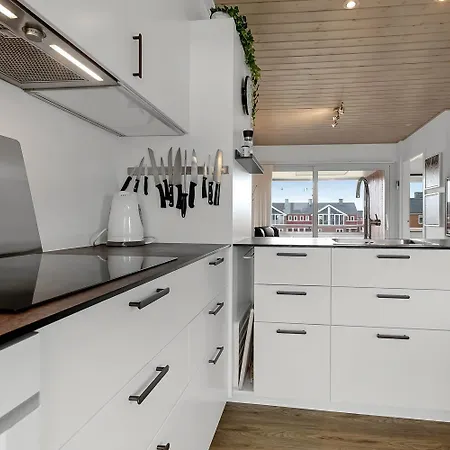Nyrenoveret, Dejlig Pa 1 Sal I Med Delvis Udsigt Til Limfjorden Sj584 Apartament