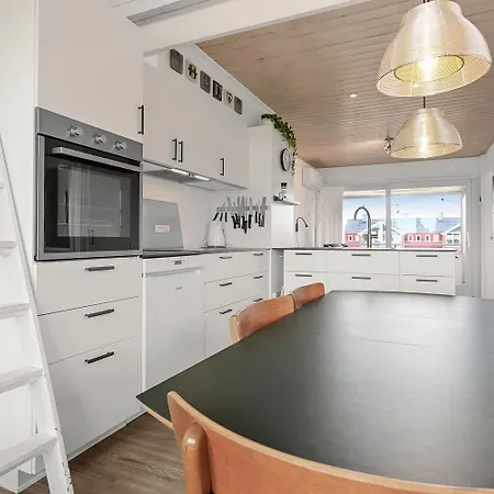 Nyrenoveret, Dejlig Pa 1 Sal I Med Delvis Udsigt Til Limfjorden Sj584 * Lemvig